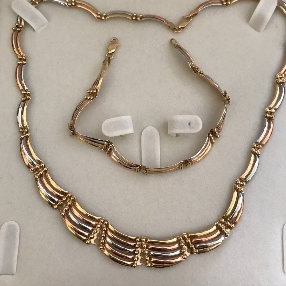 14K multi gold necklace and bracelet